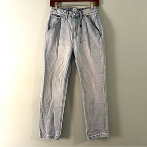 Princess Polly Hi-Rise Straight Jeans. Light Wash. Size 2.